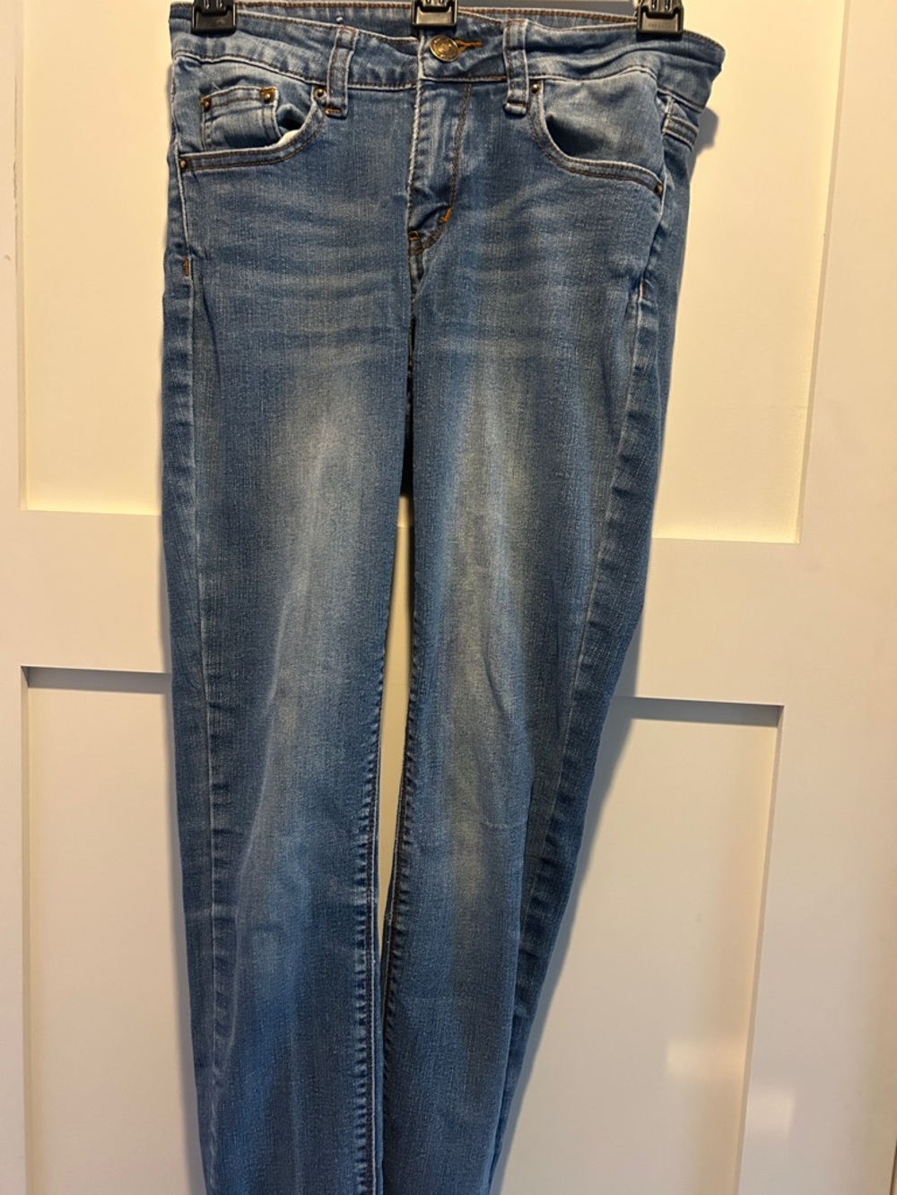Rue21 Women's Straight Leg Jeans - Light Blue Wash